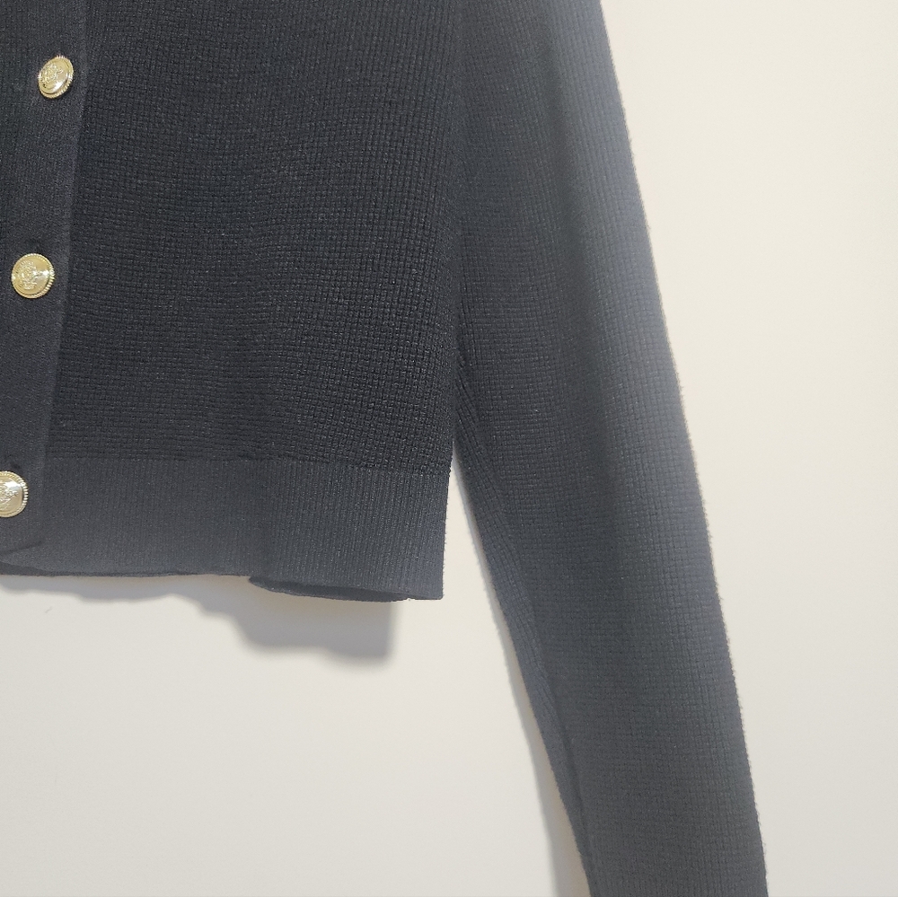 Tahari Black Cropped Textured Knit Cardigan Scalloped Collar Gold Buttons XS - Picture 3 of 7